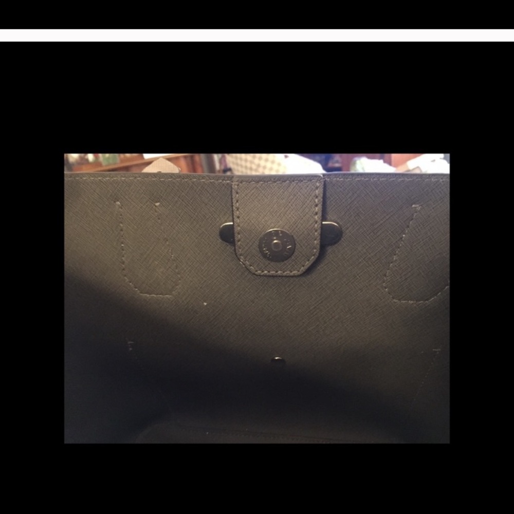 Michael Kors Grey saffiano leather bag - Picture 4 of 5